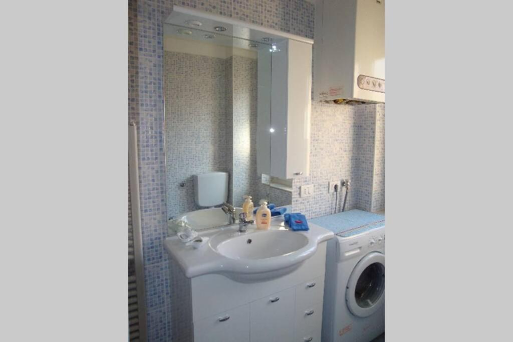 Centrally Located Apt By Harbour With Elevator Санремо Екстер'єр фото