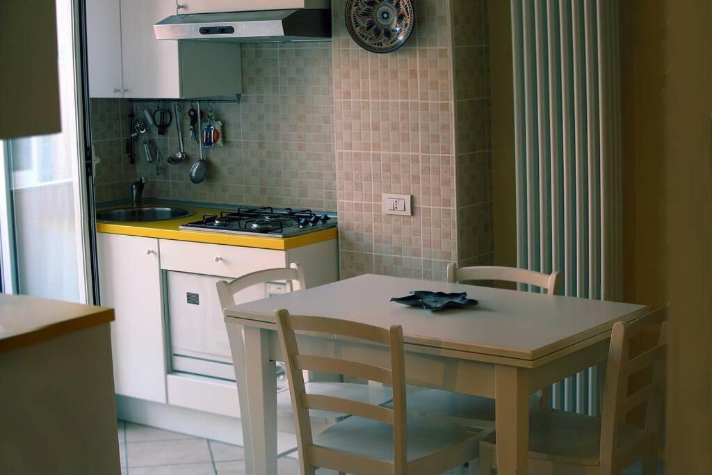 Centrally Located Apt By Harbour With Elevator Санремо Екстер'єр фото