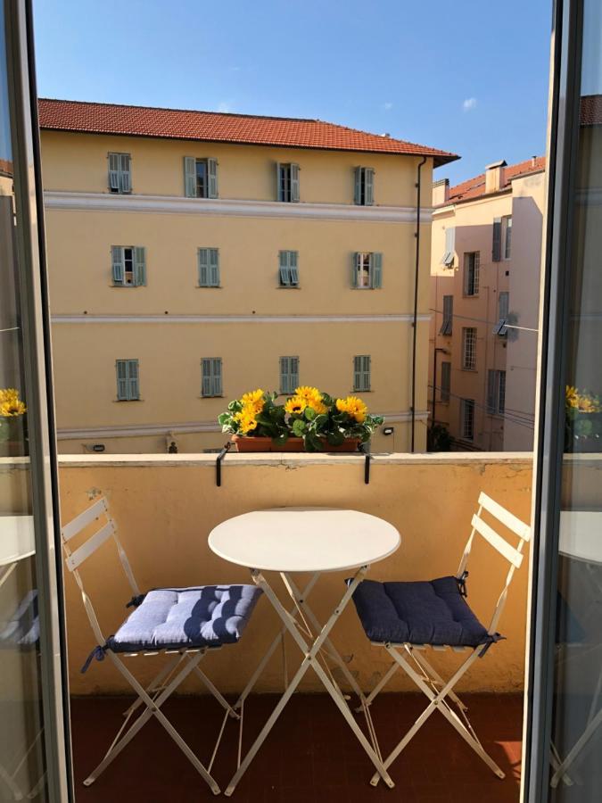 Centrally Located Apt By Harbour With Elevator Санремо Екстер'єр фото